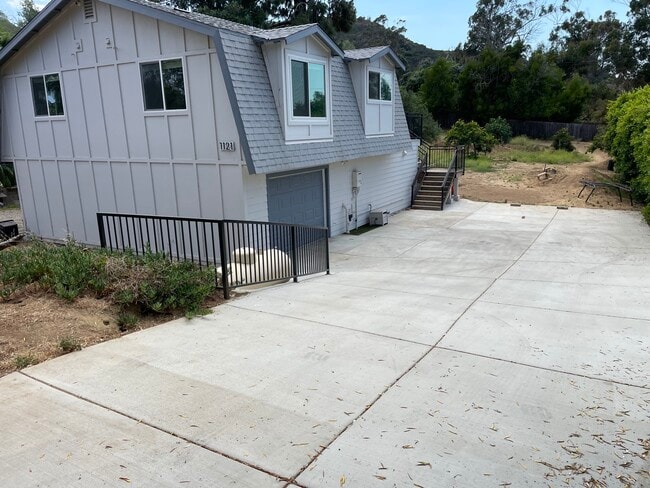 Primary Photo - 1121 La Moree Rd