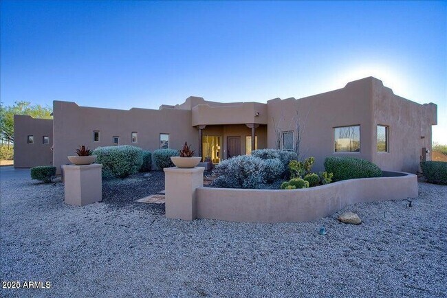 Building Photo - 6789 E Saber Rd