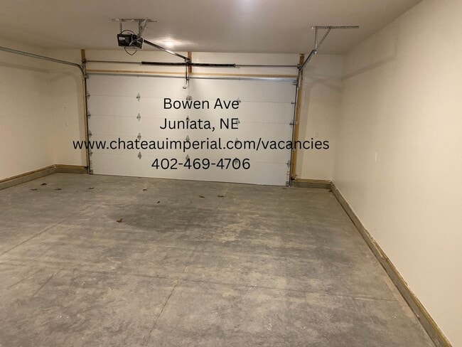 Building Photo - 600 N Bowen Ave