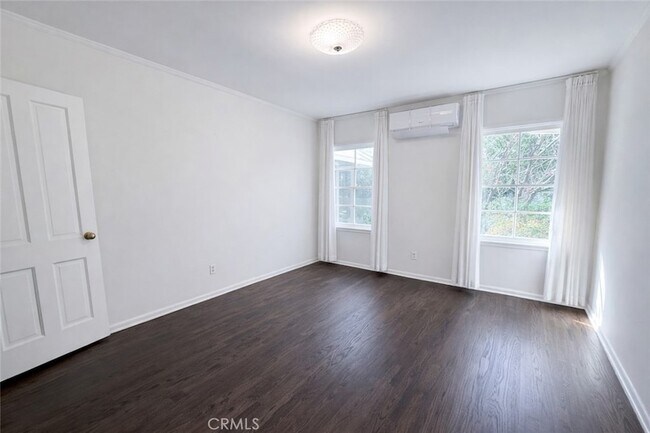 Building Photo - 18 Woodland Ln