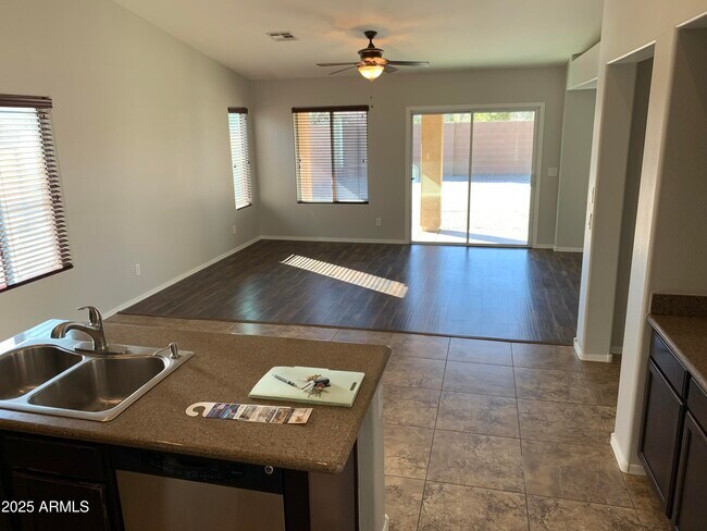 Building Photo - 1397 E Mayfield Dr