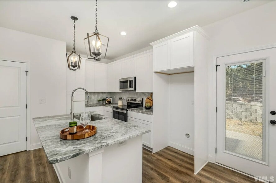 Building Photo - 2807 Cannada Ave