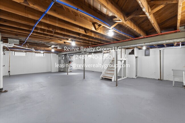 Building Photo - 18240 Negaunee