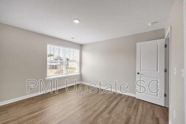 Building Photo - 207 Bridlewood Ln