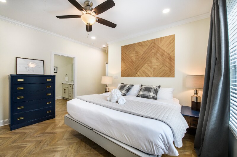 Building Photo - 10 Riker St