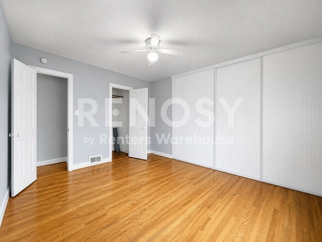 Building Photo - 4BD/2BA in Newport Available Now!