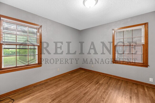 Building Photo - 6114 E Rockwood Rd
