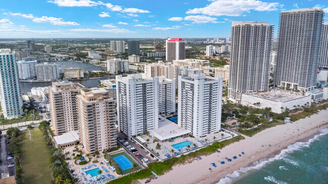 Building Photo - 1865 S Ocean Dr