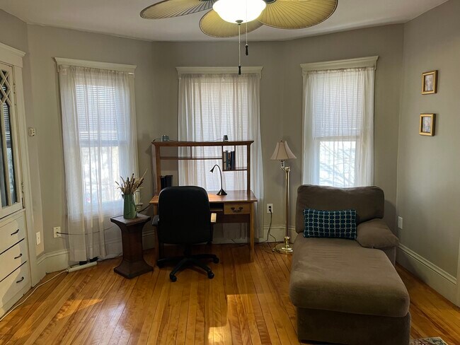 Primary Photo - 427 Hamilton St
