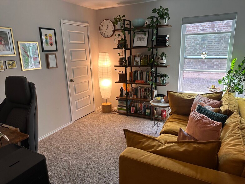 Building Photo - 1908 Bigtooth Aspen Trl