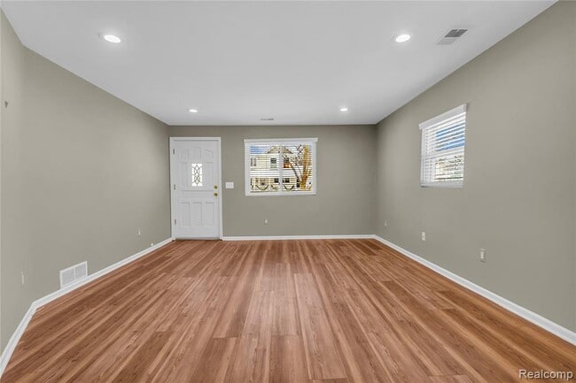 Building Photo - 3320 Harvard Rd