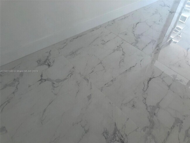 Building Photo - 488 NE 18th St