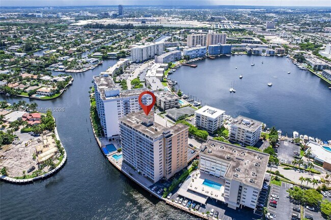 Building Photo - 121 Golden Isles Dr