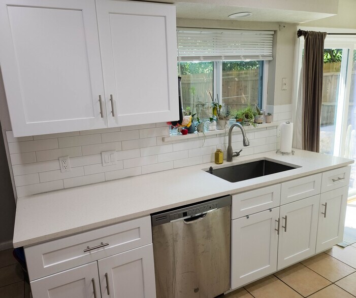 Building Photo - 2702 Mulford Cv