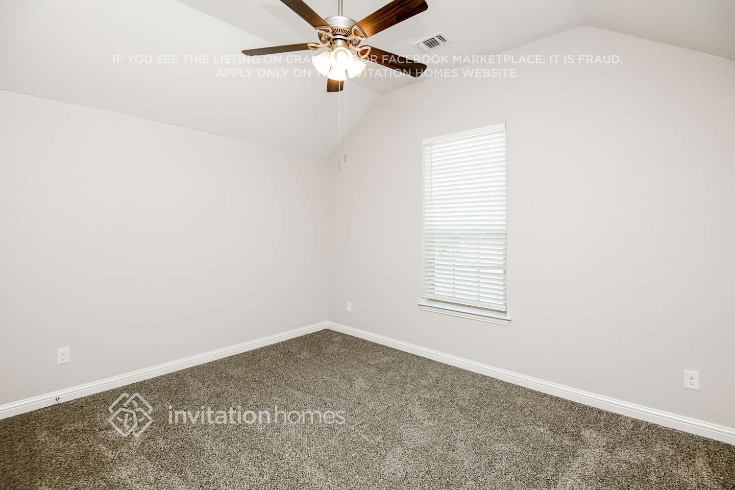 Building Photo - 308 Red Dr