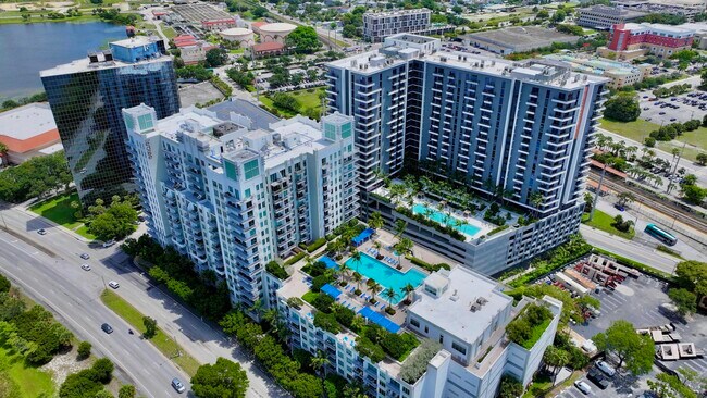 Building Photo - 300 S Australian Ave