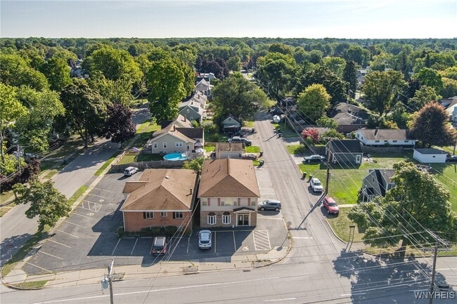 Building Photo - 273 Division St