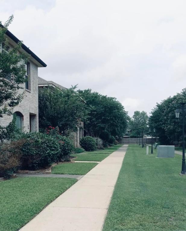 Building Photo - 1500 Lacadie Dr. Unit Q