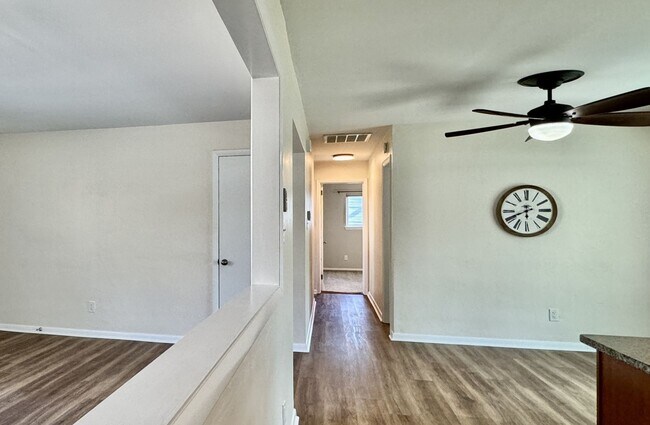 Building Photo - READY 08-26-25!! 3-Bedroom Ranch W/Fenced ...