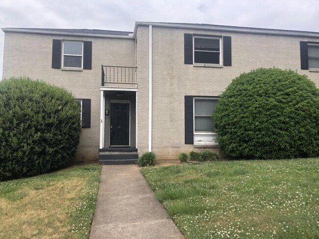 Primary Photo - 605 University Ridge Unit 1B