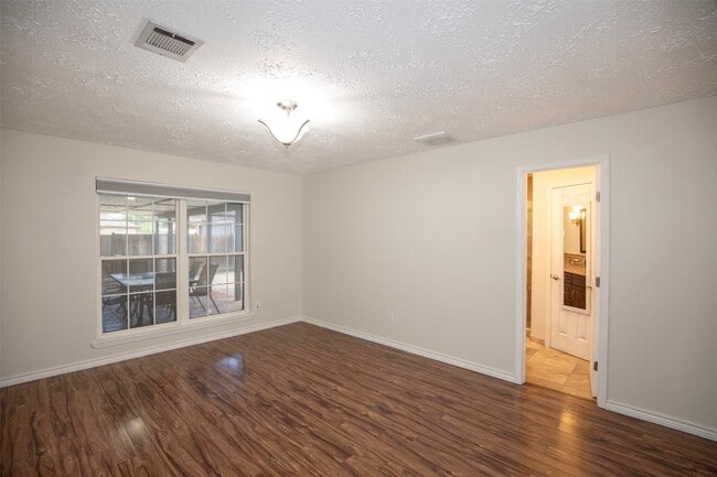 Building Photo - 10514 Sagemeadow Ct