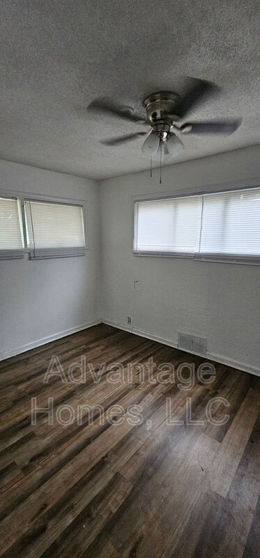 Building Photo - 11221 Palmer Ave