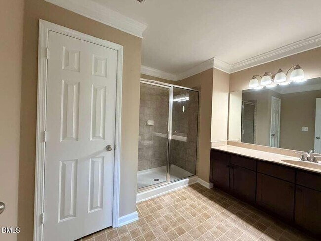 Building Photo - 1061 Remington Oaks Cir