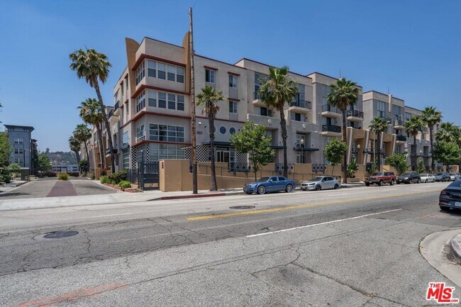 Building Photo - 360 W Ave 26