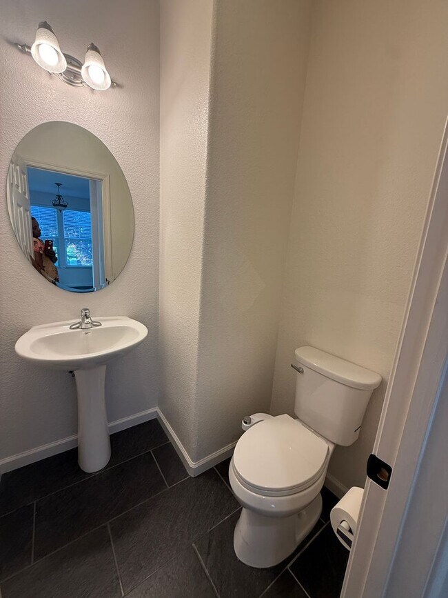 Building Photo - 3 Bedroom, 3.