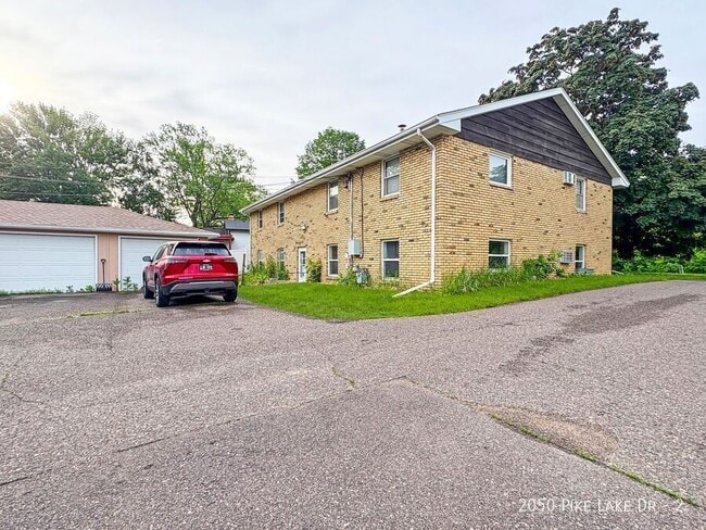 Building Photo - 2050 Pike Lake Dr