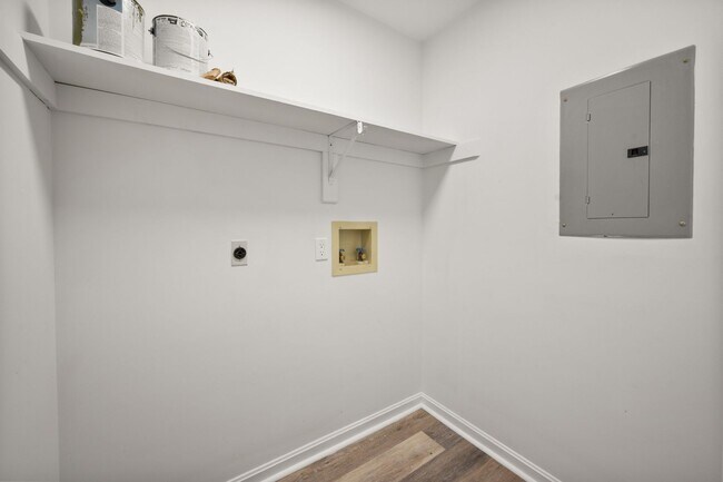 Building Photo - 3301 Orchard Manor Cir