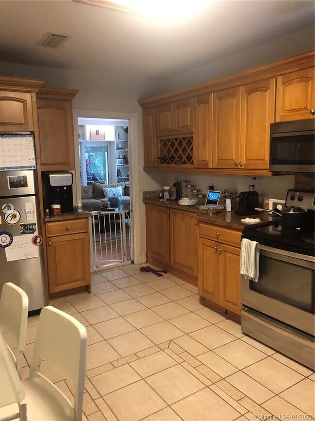 Building Photo - 6810 Granada Blvd