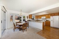 Building Photo - 1607 Longwood Dr