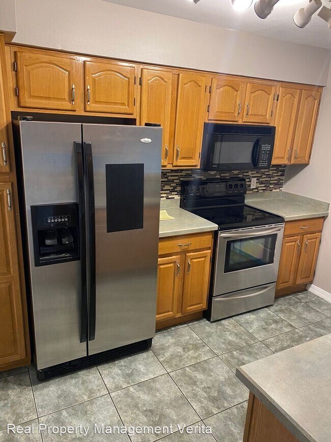 Building Photo - 2 br, 2.5 bath House - 2888 Wareham Ct