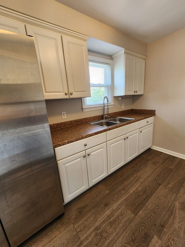 Building Photo - Gorgeous 3 Bedroom Home For Rent in Garfie...