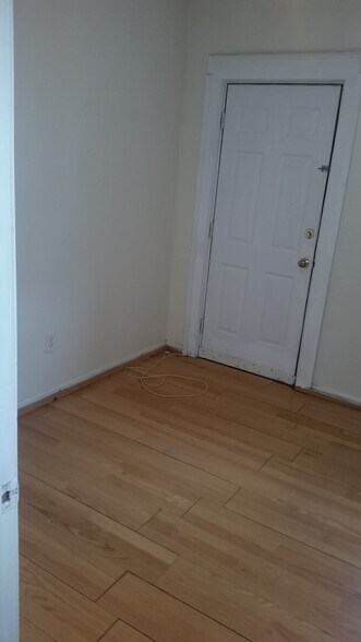 Building Photo - 318 Saint Paul St