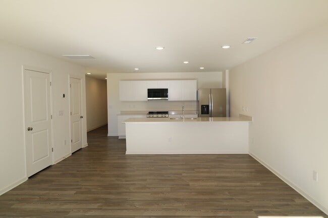 Building Photo - 624 Richard Rd