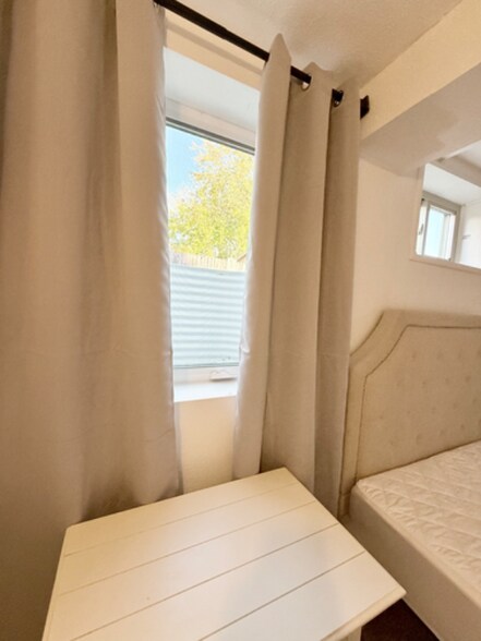 Building Photo - 2708 W 98th Dr