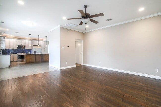 Building Photo - Remarkable in Round Rock!