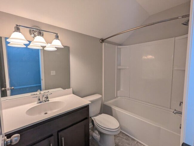 Building Photo - AVAILABLE NOW- 4BR/3.5BA IN COLONY NORTH