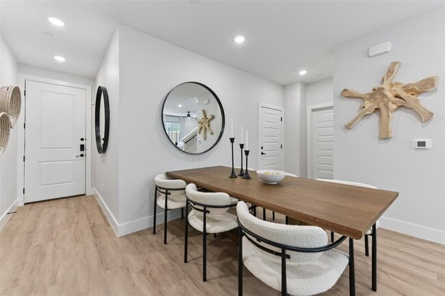 Building Photo - 7603 Strong Bow Ct