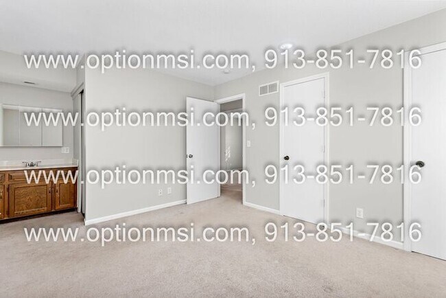 Building Photo - Lenexa West Subdivision