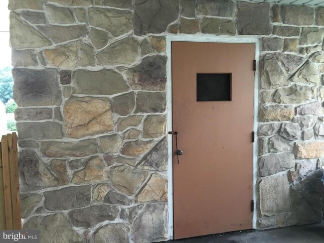 Building Photo - 721 Stouffer Ave