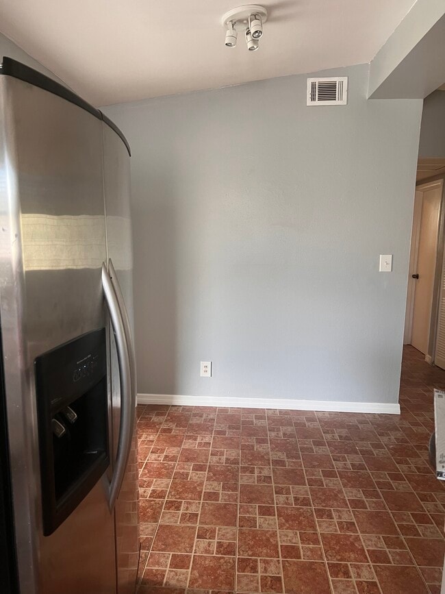 Building Photo - 200 59th Ave NE