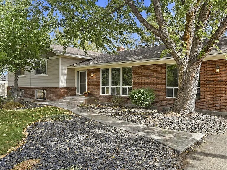 Building Photo - 2700 N Brandon Rd
