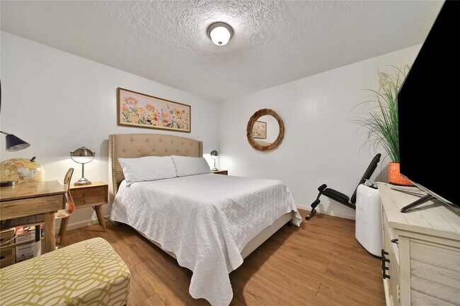 Building Photo - 2021 Spenwick Dr