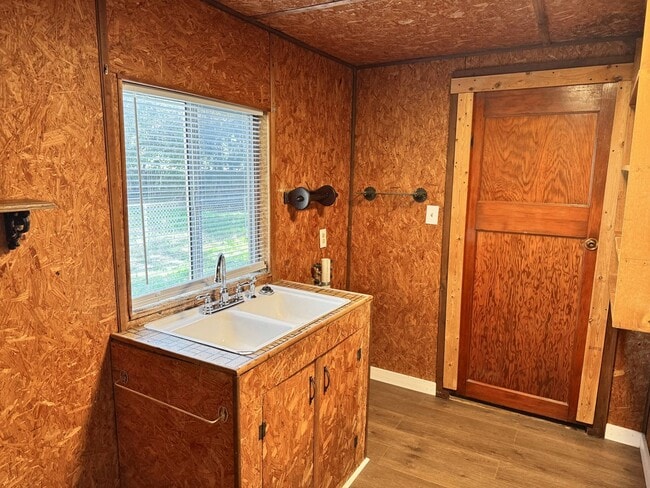 Building Photo - Quiet, 2 Bed 1 Bath Home In Burkburnett