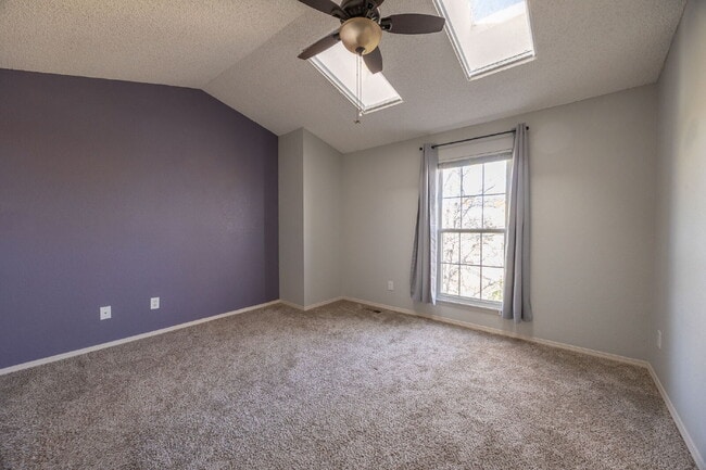 Building Photo - "Discover Comfort and Style: Spacious 2-Be...