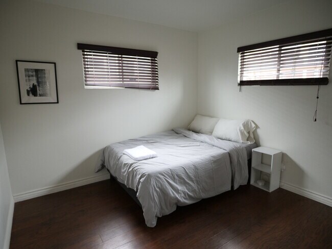 Building Photo - 1468 Kurtz Ave