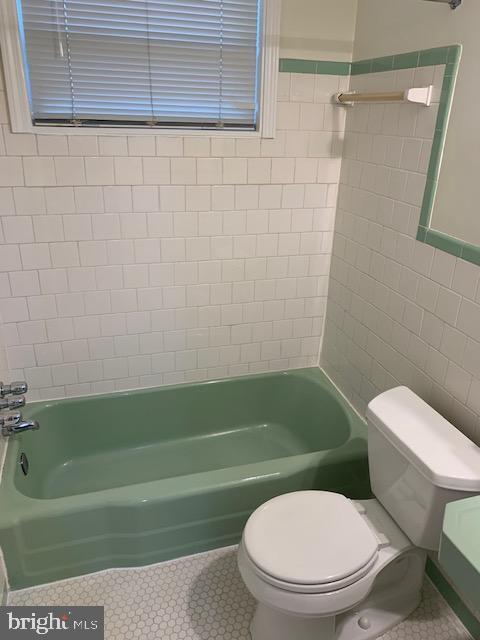 Building Photo - 3004 St Clair Dr